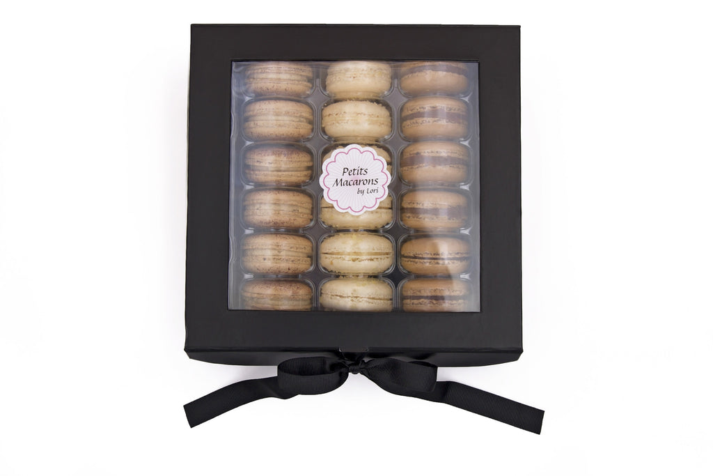 Black gift box of 18 macarons, Assortment A