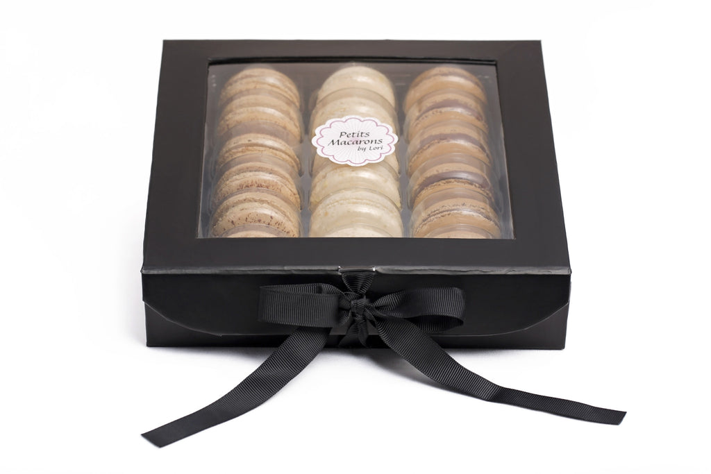 Black gift box of 18 macarons, Assortment A